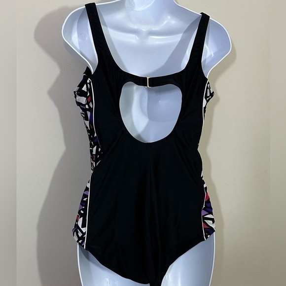 Catalina sz 16-18  swimsuit black with print fabric on the sides - Picture 5 of 9